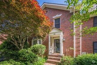 Building Photo - 32 Huntington Pl Dr