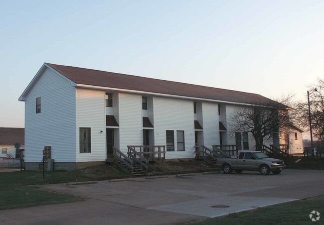 Building Photo - 250 Angle St