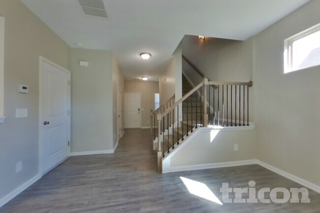 Foto del edificio - 307 Arbor Cir