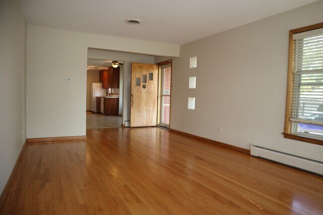 Foto del edificio - 2900 W 101st Pl