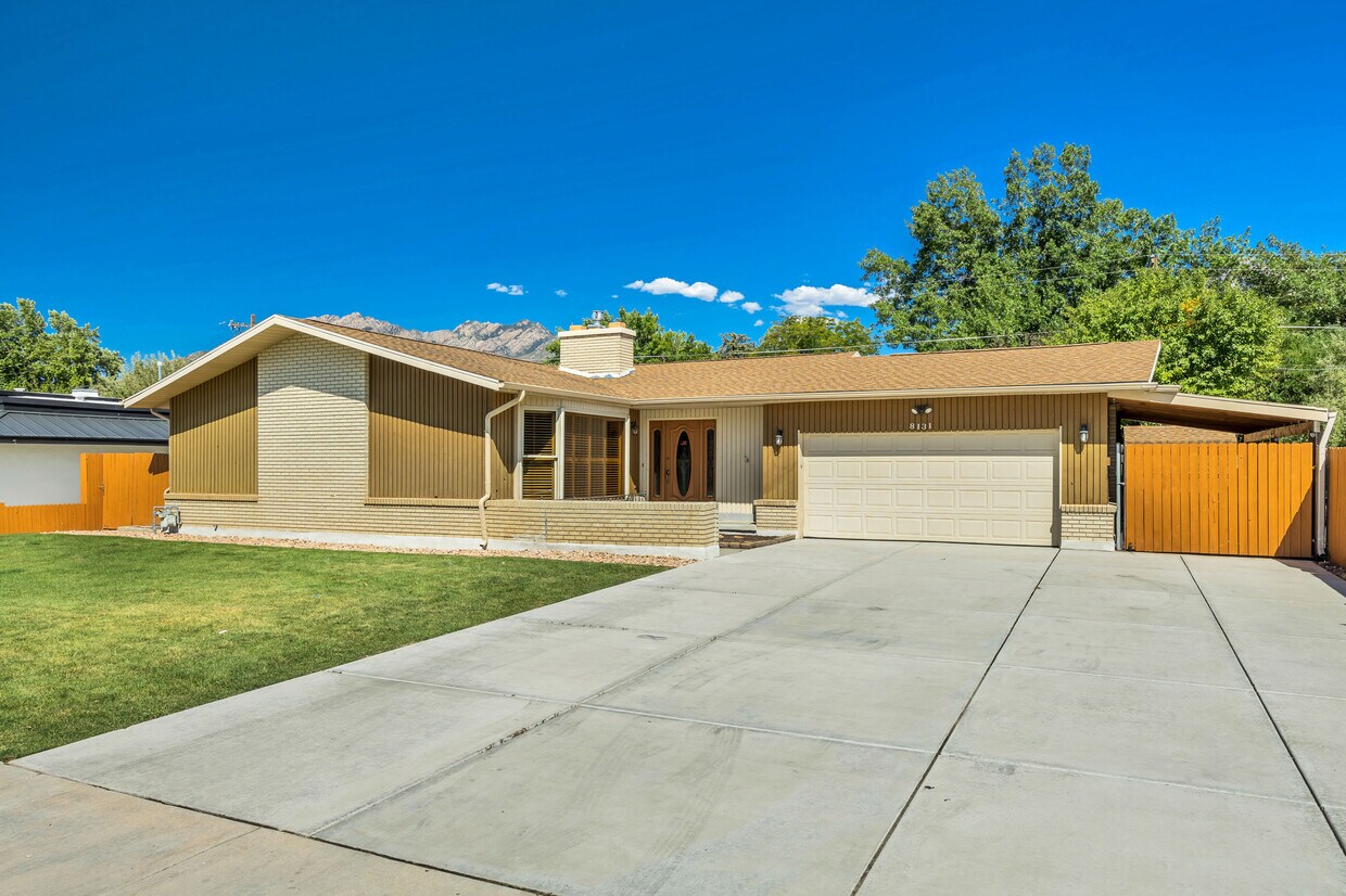 Foto principal - 8131 Viscounti Dr