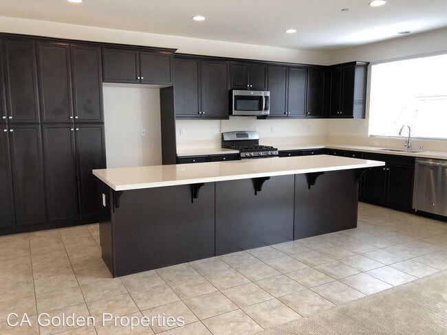 Building Photo - 5 br, 3 bath House - 4701 Haig Ct.