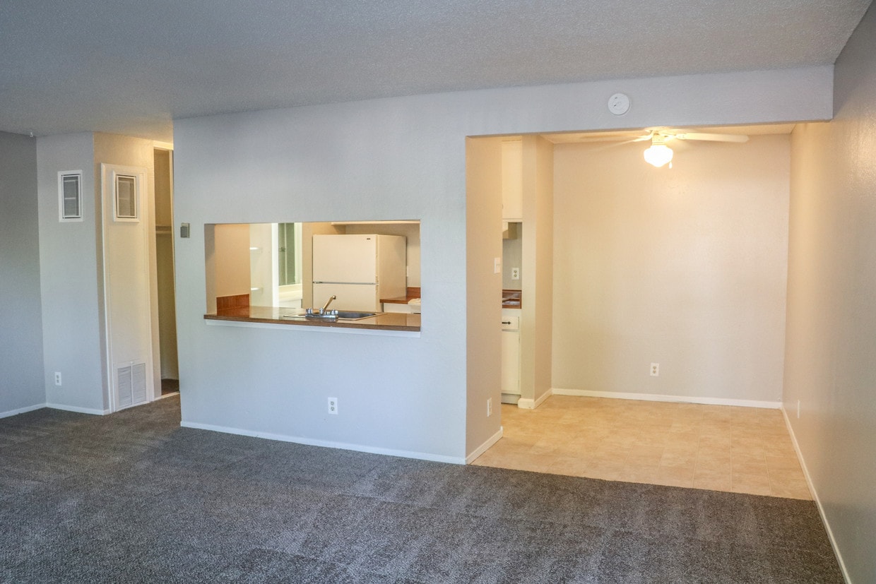 Primary Photo - Polynesian Apartments
