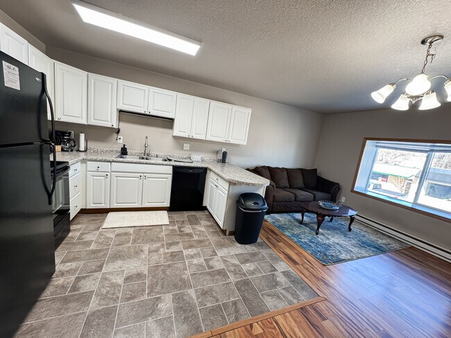 Building Photo - Theater Apartments Beulah