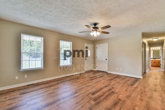 Foto del edificio - 138 Sunset Oaks Dr