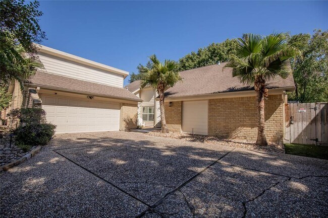 Foto del edificio - 1627 Fall Valley Dr
