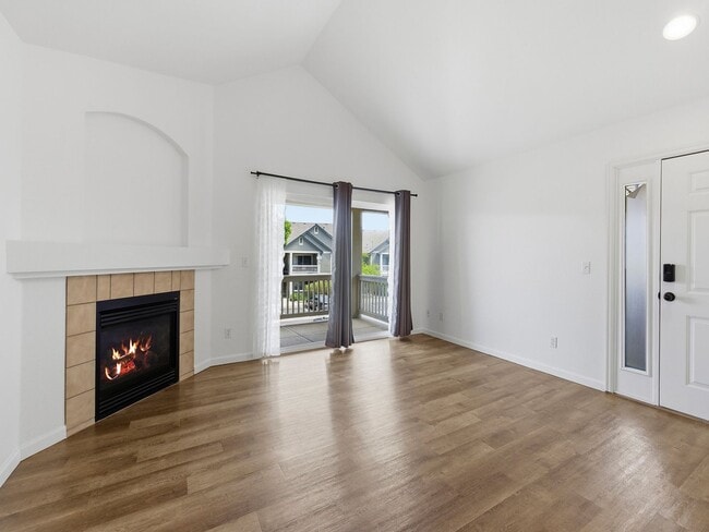 Building Photo - 5225 White Willow Dr