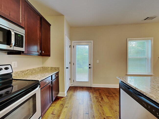 Building Photo - 513 Kirkland Dr