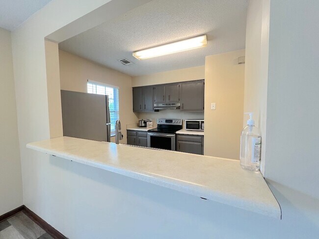 Foto del edificio - 23 Kandlewood Dr