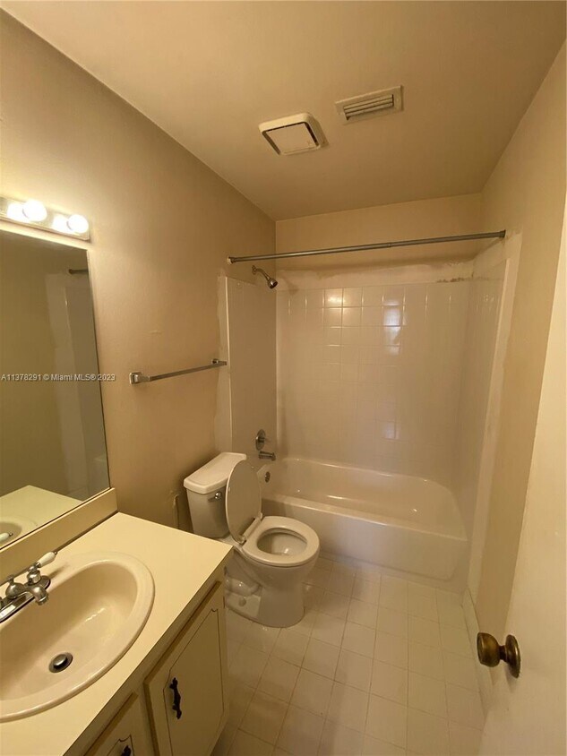 Foto del edificio - 7951 Southgate Blvd