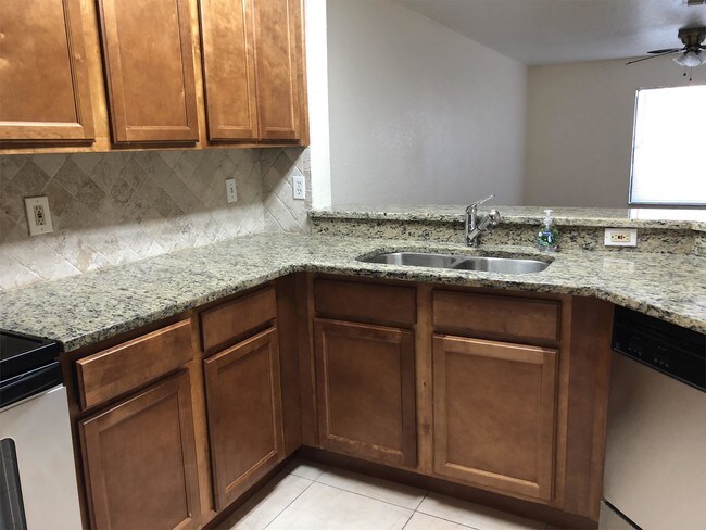 Foto del edificio - Sugar Bend Drive 7820 - 1
