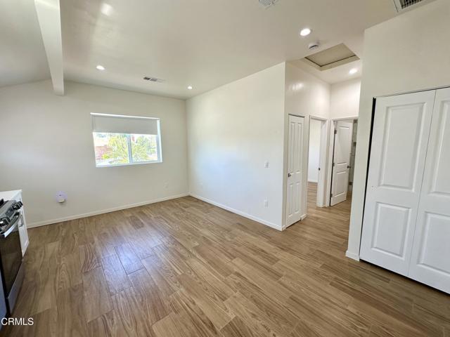 Foto del edificio - 10942 Nassau Ave