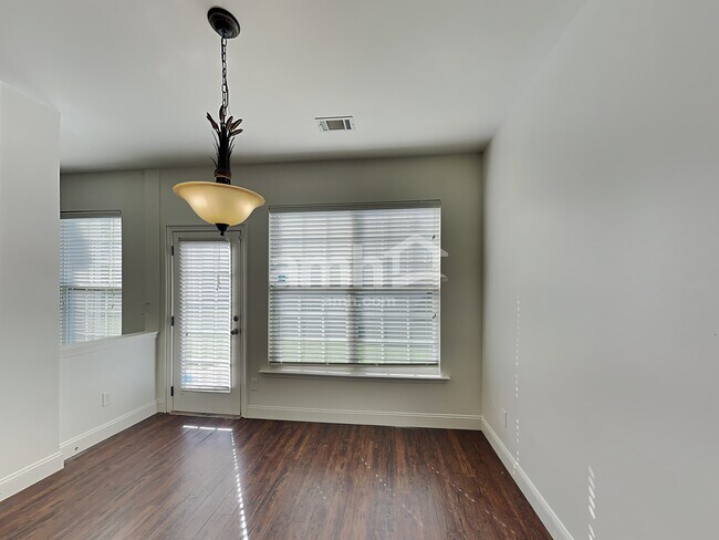 Foto del edificio - 4059 Houldsworth Dr