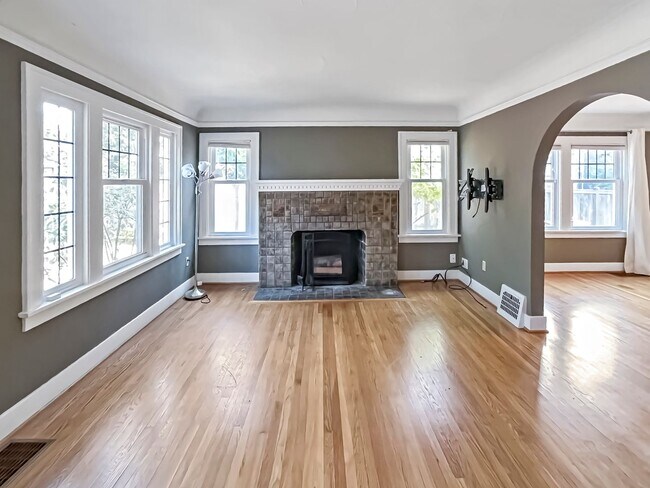 Foto del edificio - Charming Ravenna Home with Bonus Office, Basement & Fenced Yard