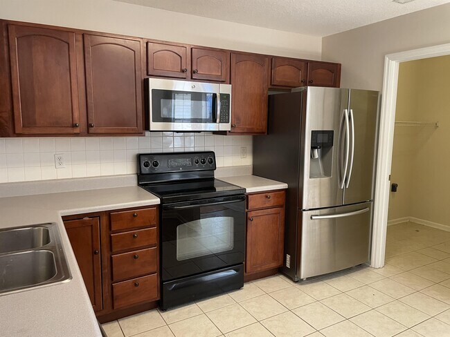 Building Photo - 6317 Beehive Ln