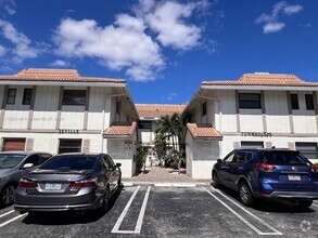 Building Photo - 10789 Royal Palm Blvd