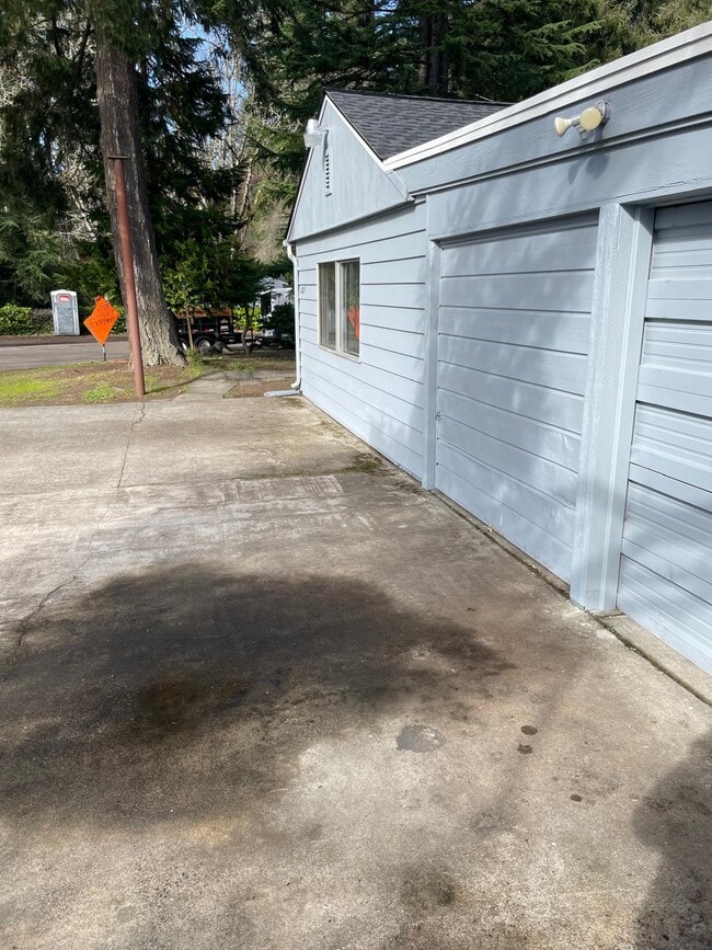 Foto del edificio - 12827 Glenwood Ave SW