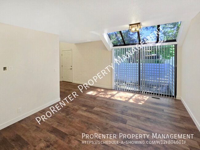 Building Photo - 975 Essex Ct Way