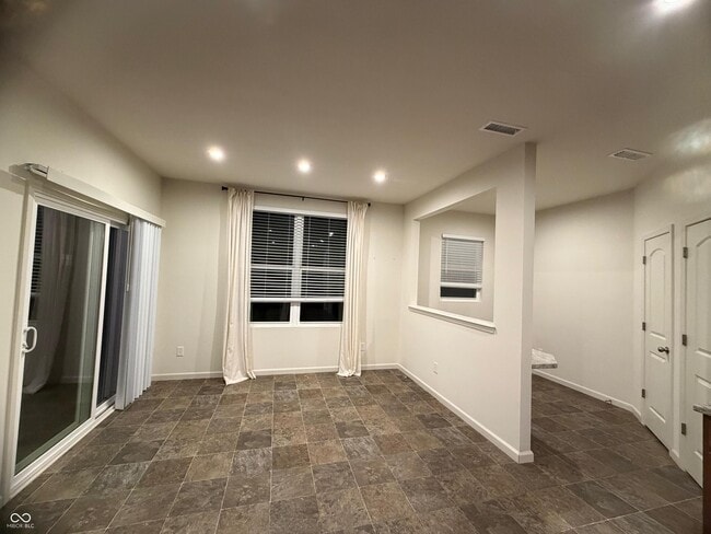 Foto del edificio - 15545 Westmoor Ave