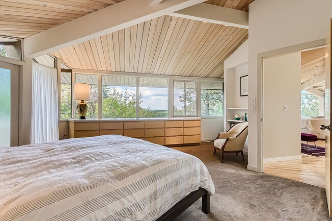 Building Photo - One of a Kind 3 BDR in west Boulder - Live...