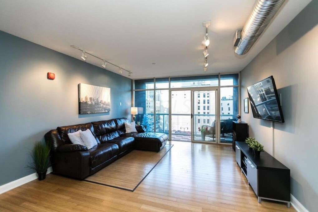 100 E Gay St, Columbus, OH 43215 Condo for Rent in Columbus, OH