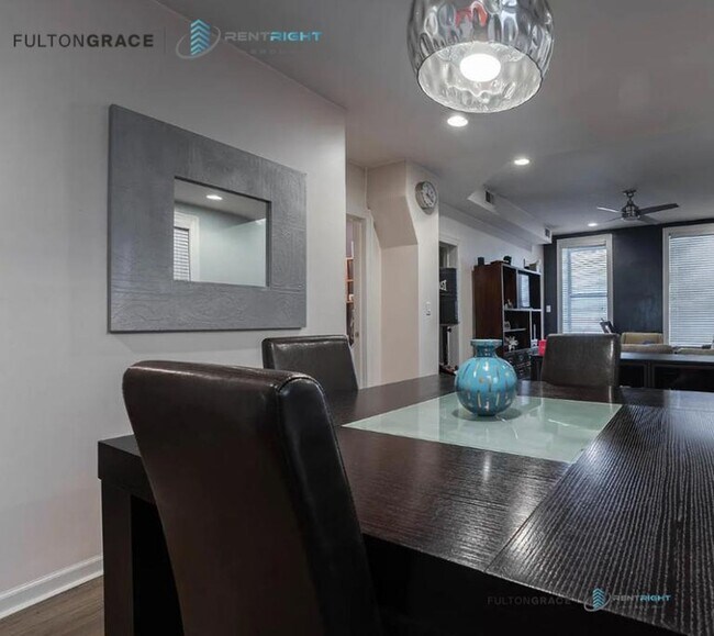 Foto del edificio - 2651 W Armitage Ave