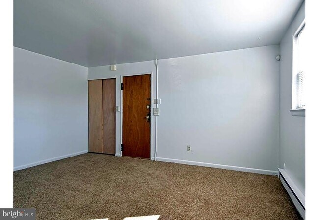 Building Photo - 13659 Philmont Ave