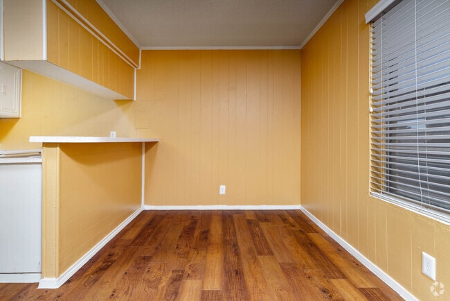 2BR , 1BA - 853SF Dining Room - Bellagio At Sunset Apartments