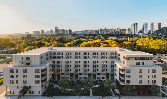 Photo du bâtiment - SHERWIN Condos