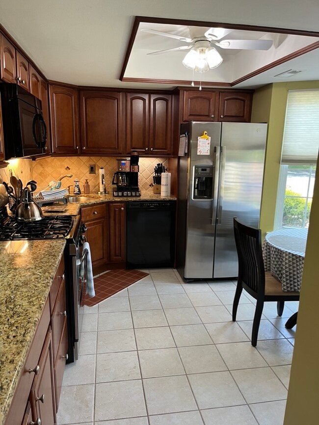 Kitchen 1 - 163 Devon Ct