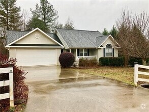 Building Photo - 67 Barker Trail Rd