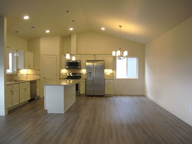 Foto del edificio - Beautiful home coming soon!