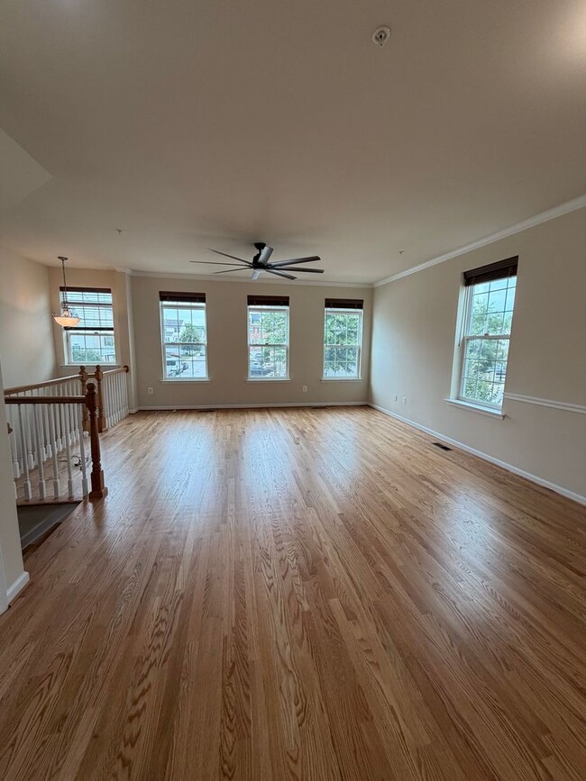 Building Photo - 7282 Mockingbird Cir