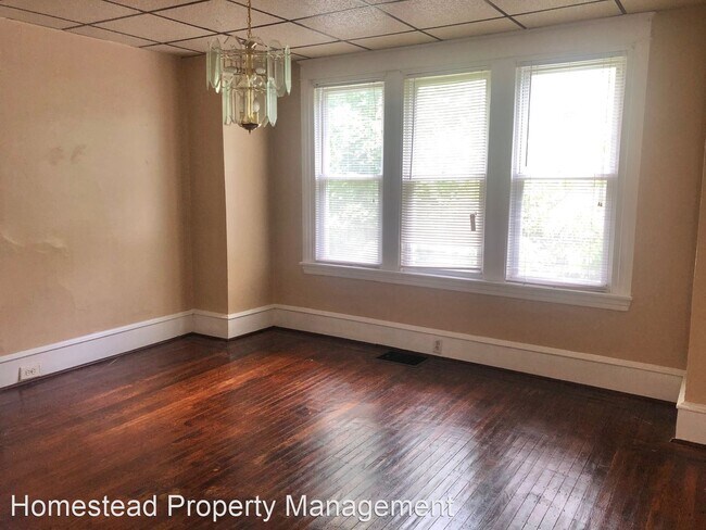 Foto del edificio - 4 br, 1 bath House - 335 E 20th St