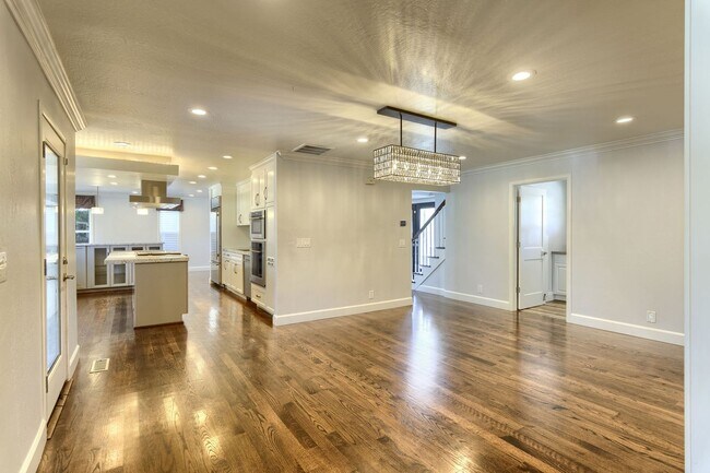 Building Photo - Stunning Almaden Valley 4-Bedroom Home