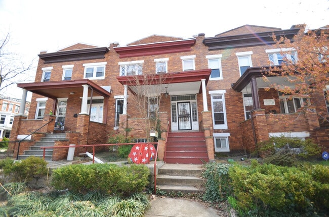 Building Photo - 107 E 32nd St