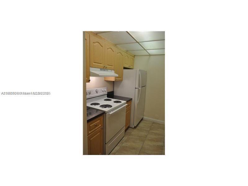 Building Photo - 8100 Geneva Ct