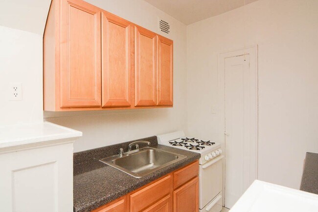 Foto del edificio - 4842 N Damen Ave