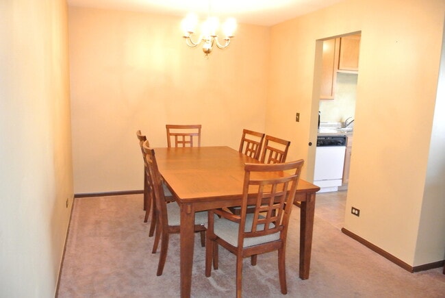 Foto del edificio - 2458 Charleston Dr