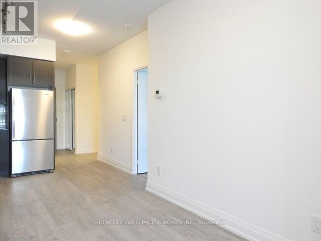 Building Photo - 591 Sheppard Ave E