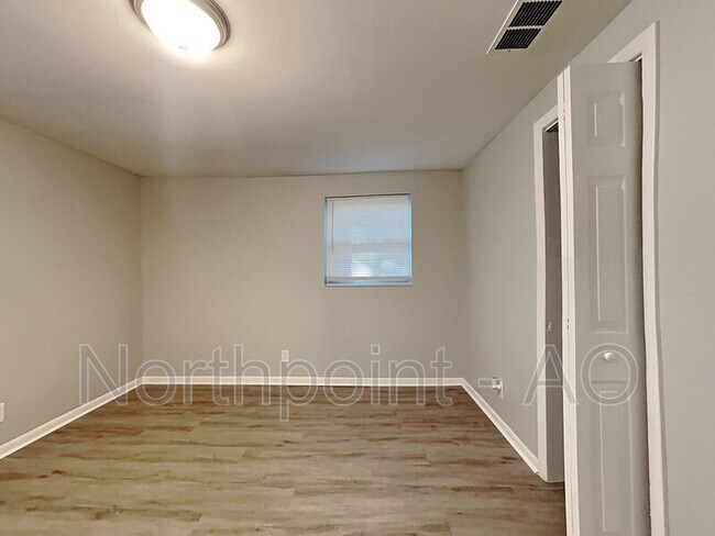 Building Photo - 6994 Hafford Ln
