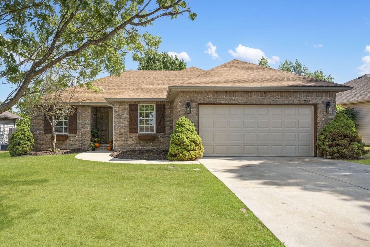 Primary Photo - Newly Remodeled! | 4 Bedroom | 2 Bathroom ...