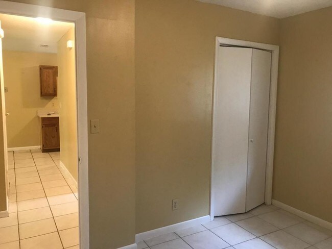 Foto del edificio - 1420 NW 18th Avenue