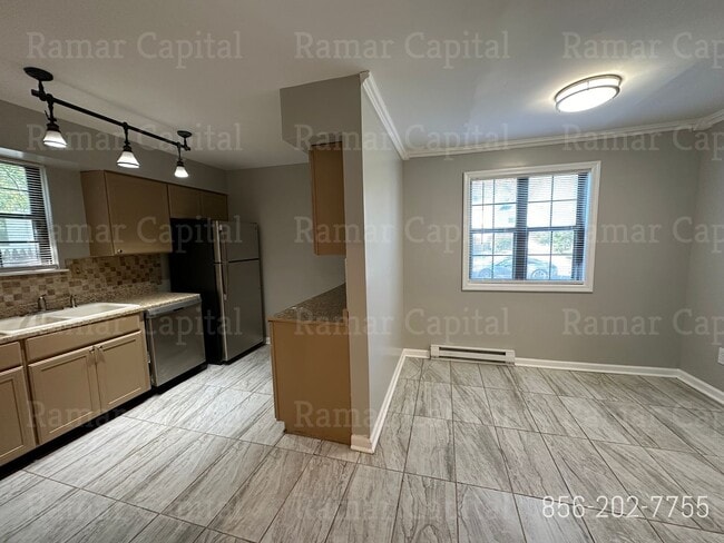 Building Photo - 3 Bedroom 1 Bath corner townhouse in Sickl...