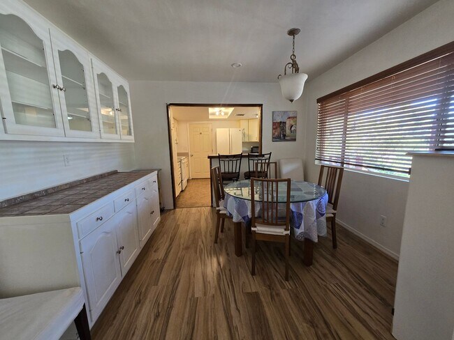 Foto del edificio - Furnished, 1-year long-term rental