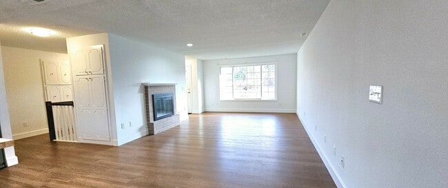 Building Photo - Beautiful 5- bedroom home near TCC