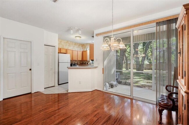 Foto del edificio - 2139 Golden Oak Ln