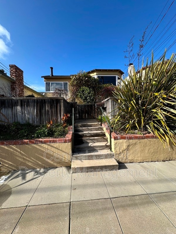 Building Photo - 254 Larkin St