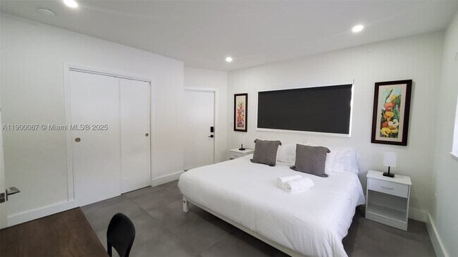 Foto del edificio - 510 NE 66th St