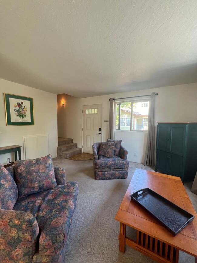Building Photo - Charming Two-bedroom Townhouse | Available...